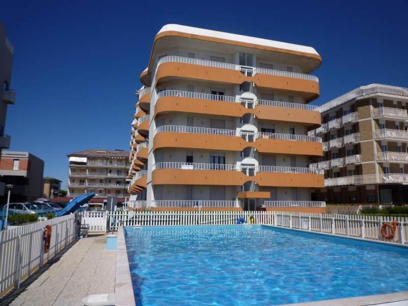Residence Apollo - Walterigato Apartments Solo Per Famiglie Τζεσόλο Λίντο Εξωτερικό φωτογραφία